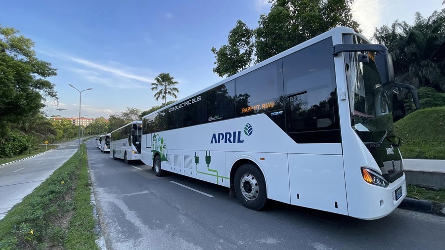 Peta Jalan Menuju Energi Bersih, Solar Panel Konversi Motor dan Electric Bus Komitmen PT RAPP
